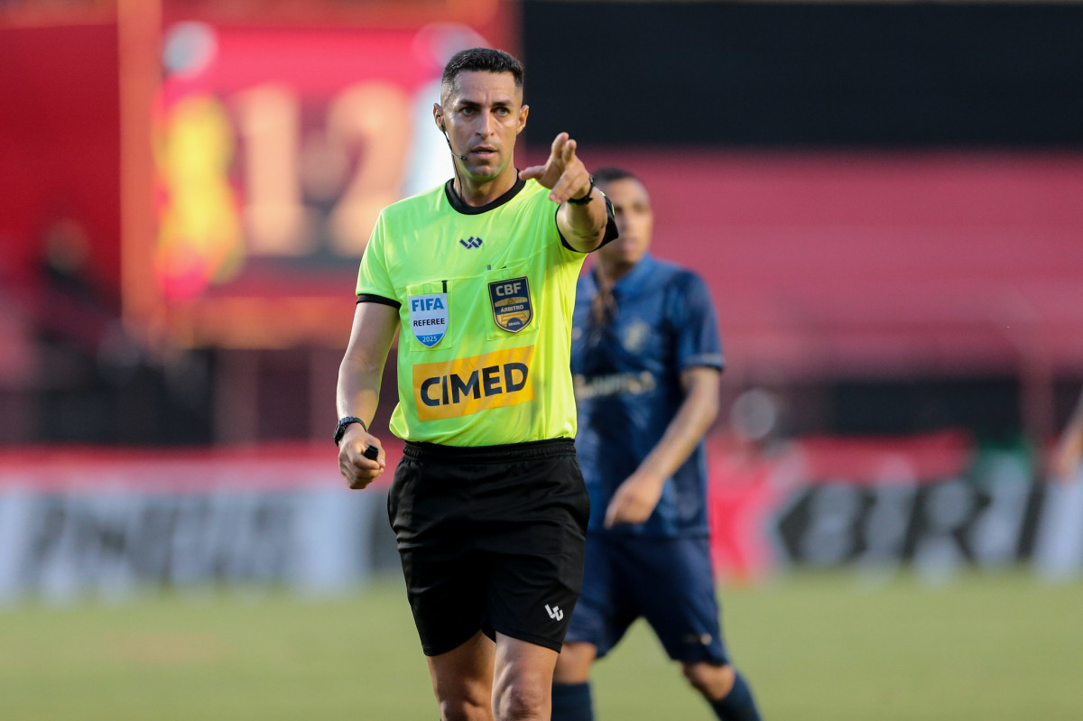 Árbitro Rodrigo Pereira/Rafael Melo/FPF