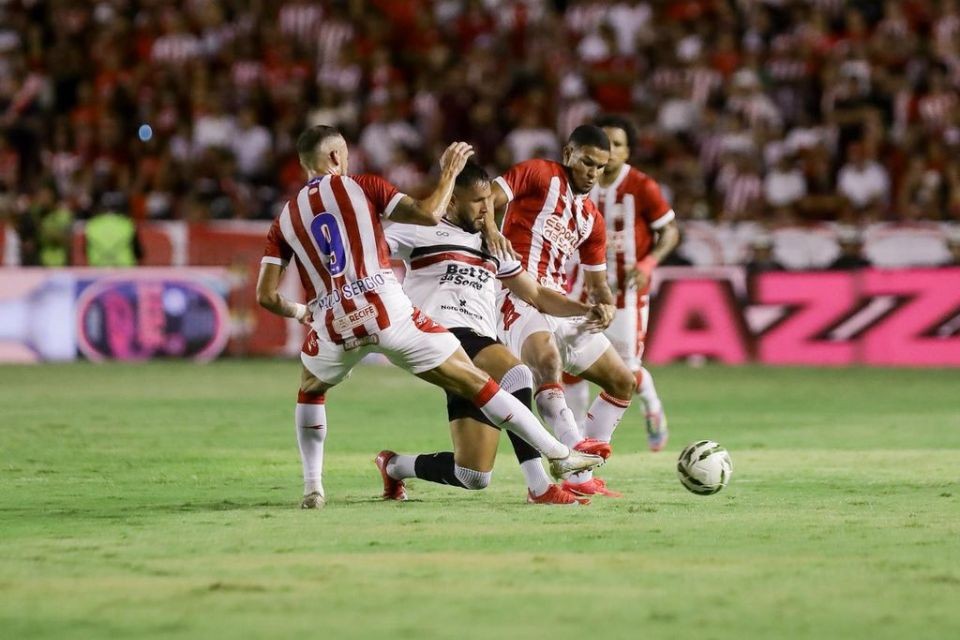 Partida entre Náutico x Santa Cruz nos Aflitos/Rafael Vieira / CNC