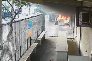 Inc&ecirc;ndio destr&oacute;i barraco de moradora de rua no Recife