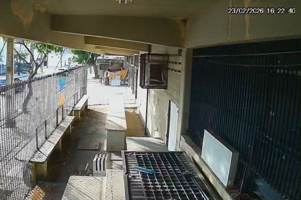 Incêndio destrói barraco de moradora de rua no Recife