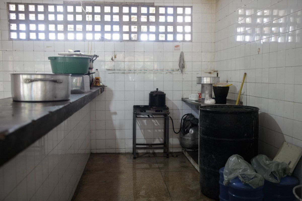 A refeição é distribuída a todos os moradores da Ocupação Frei Sérgio. Todo o alimento é feito em uma cozinha comunitária. (Foto: Marina Torres/DP Foto)