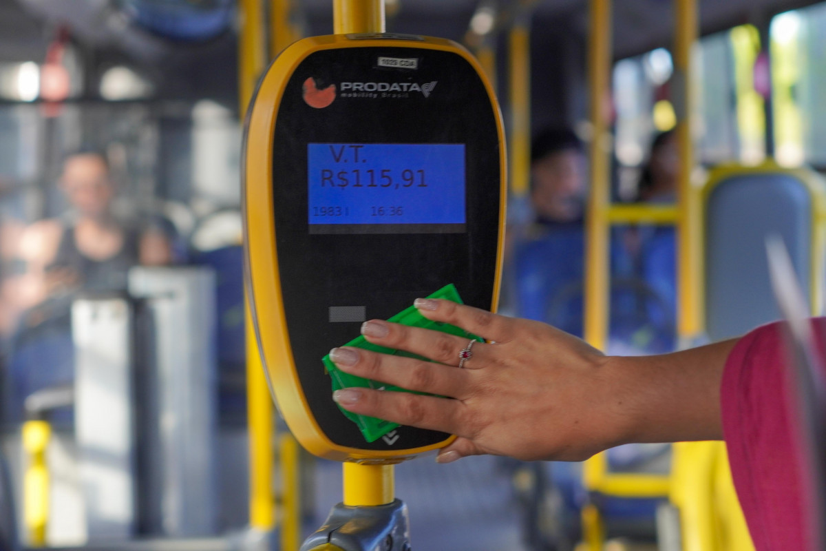 PIX e outras modalidades digitais poderão ser utilizados por passageiros para pagamento das tarifas de ônibus no Grande Recife e em viagens intermunicipais/Foto: Priscillla Melo/Acervo DP
