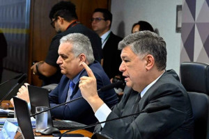 CPMI do INSS vota quebra de sigilo de Lulinha e de ex-s&oacute;cio de Vorcaro