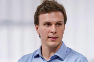 Miguel Coelho aponta "a&ccedil;&atilde;o espalhafatosa" da PF em ano eleitoral