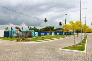 ACLF inaugura pra&ccedil;a em bairro de Paulista