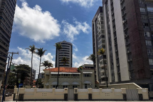 Casa do Brigadeiro, n&uacute;mero 4.244, na Avenida Boa Viagem, na Zona Sul do Recife