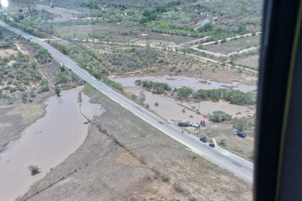 Chuvas causaram enchentes em cidades do Agreste (Foto: Divulgação)