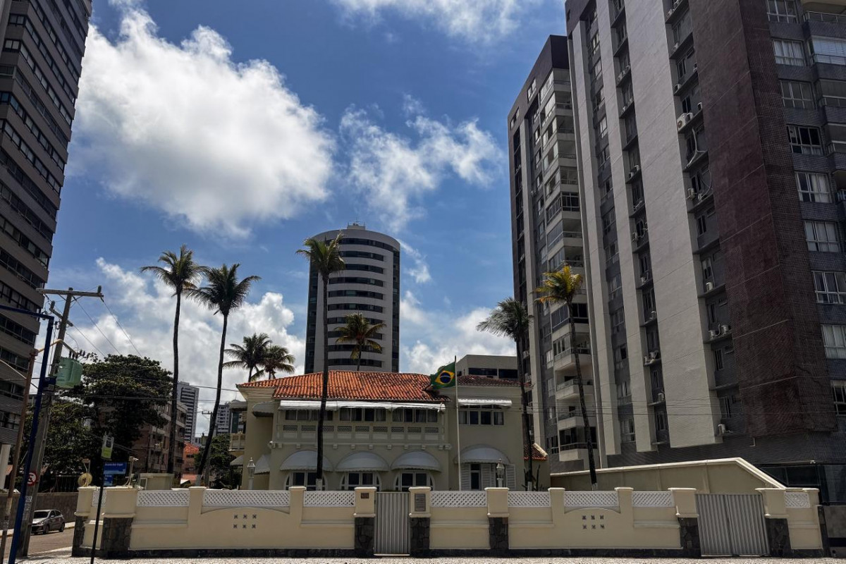 Casa do Brigadeiro, número 4.244, na Avenida Boa Viagem, na Zona Sul do Recife/Foto: Rafel Vieira/DP Foto