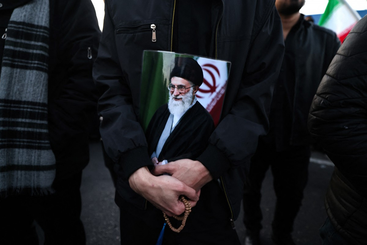 Ali Khamenei foi morto em um bombardeio de Israel e dos Estados Unidos/ATTA KENARE / AFP