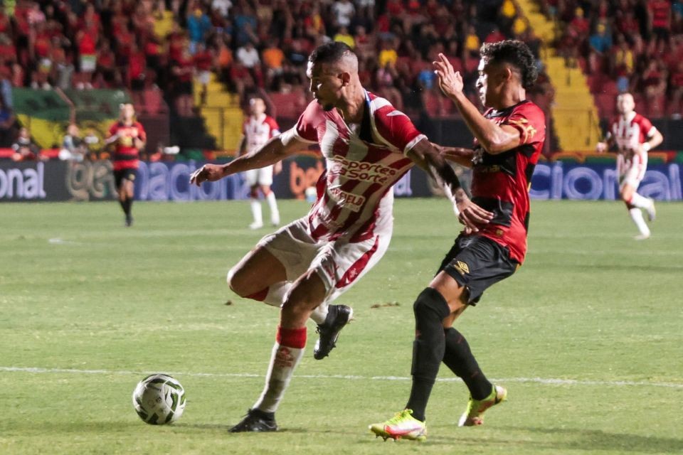 Partida entre Sport x Náutico na Ilha do Retiro/Sandy James / DP Foto