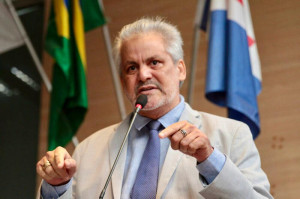 Osmar Ricardo chama Jo&atilde;o Campos de "perseguidor" e prev&ecirc; retorno &agrave; C&acirc;mara do Recife