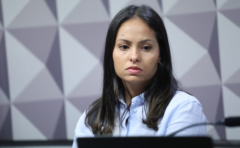 Aline Cabral em depoimento à Comissão Parlamentar Mista de Inquérito do INSS/Kayo Magalhães/Câmara dos Deputados