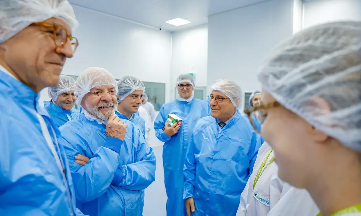 Lula durante visita à farmacêutica Bionovis/Ricardo Stuckert/PR