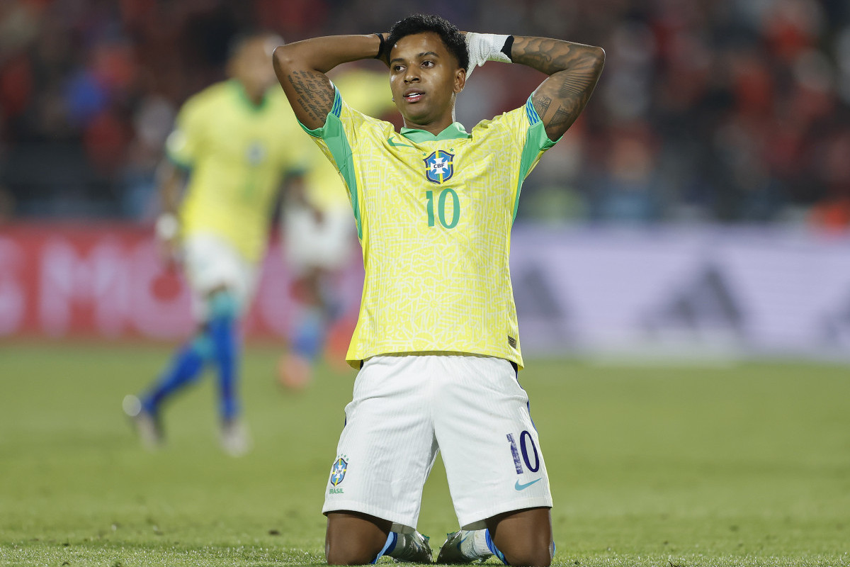 Rodrygo, atacante do Real Madrid e da Seleção Brasileira, ficará de fora da Copa do Mundo. /Foto: Rafael Ribeiro / CBF