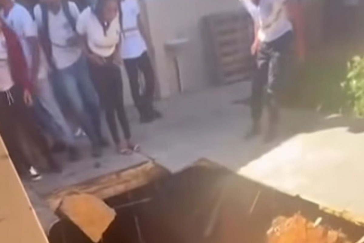 Aluna cai em buraco em escola no Cabo de Santo Agsotinho e fica ferida/Foto: Reprodução/Instagram