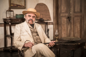 Jos&eacute; Dumont em Nos Tempos do Imperador, da TV Globo
