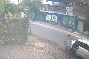 V&iacute;deo: novo &acirc;ngulo mostra execu&ccedil;&atilde;o de motorista por aplicativo em Casa Forte, zona norte do Recife