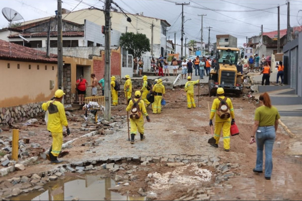 Chuvas danificaram ruas em Gravatá, no Agreste (Foto:  Eliese Henrique /Prefeitura de Gravatá)