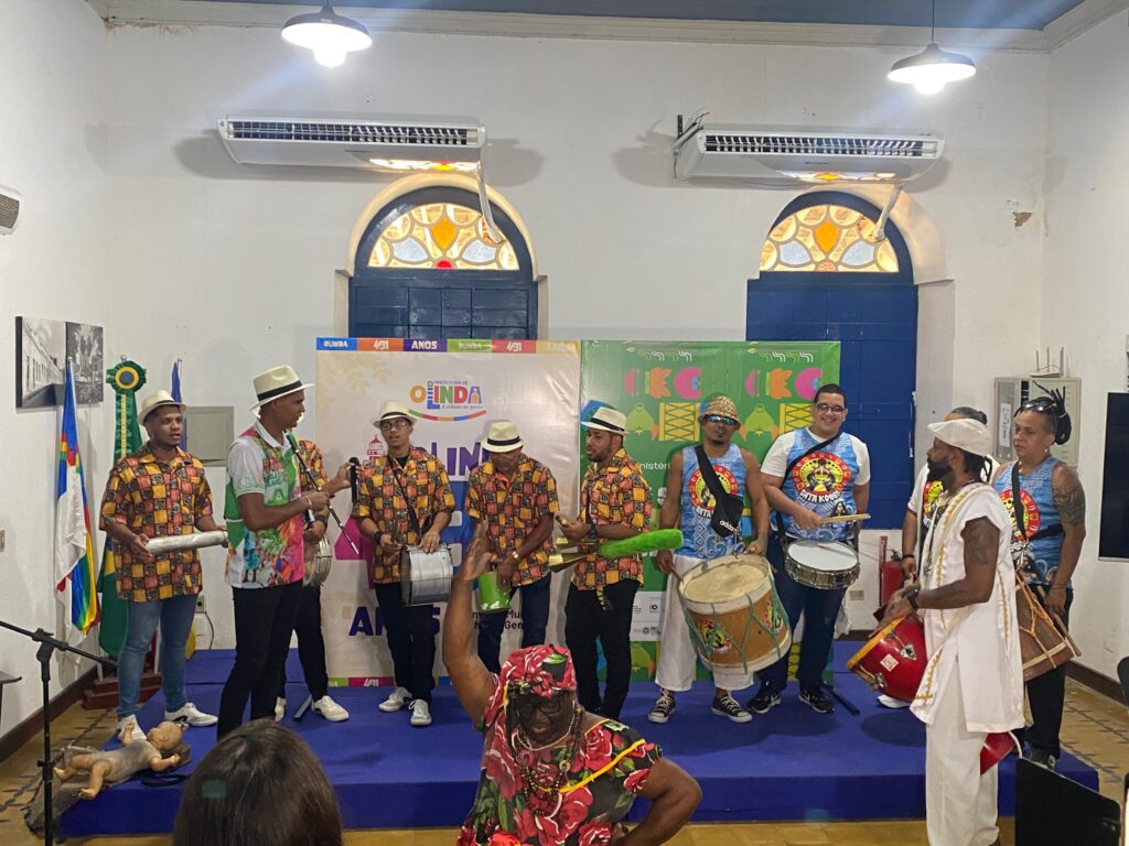 Maracatu se apresentou na solenidade /Divulgação 