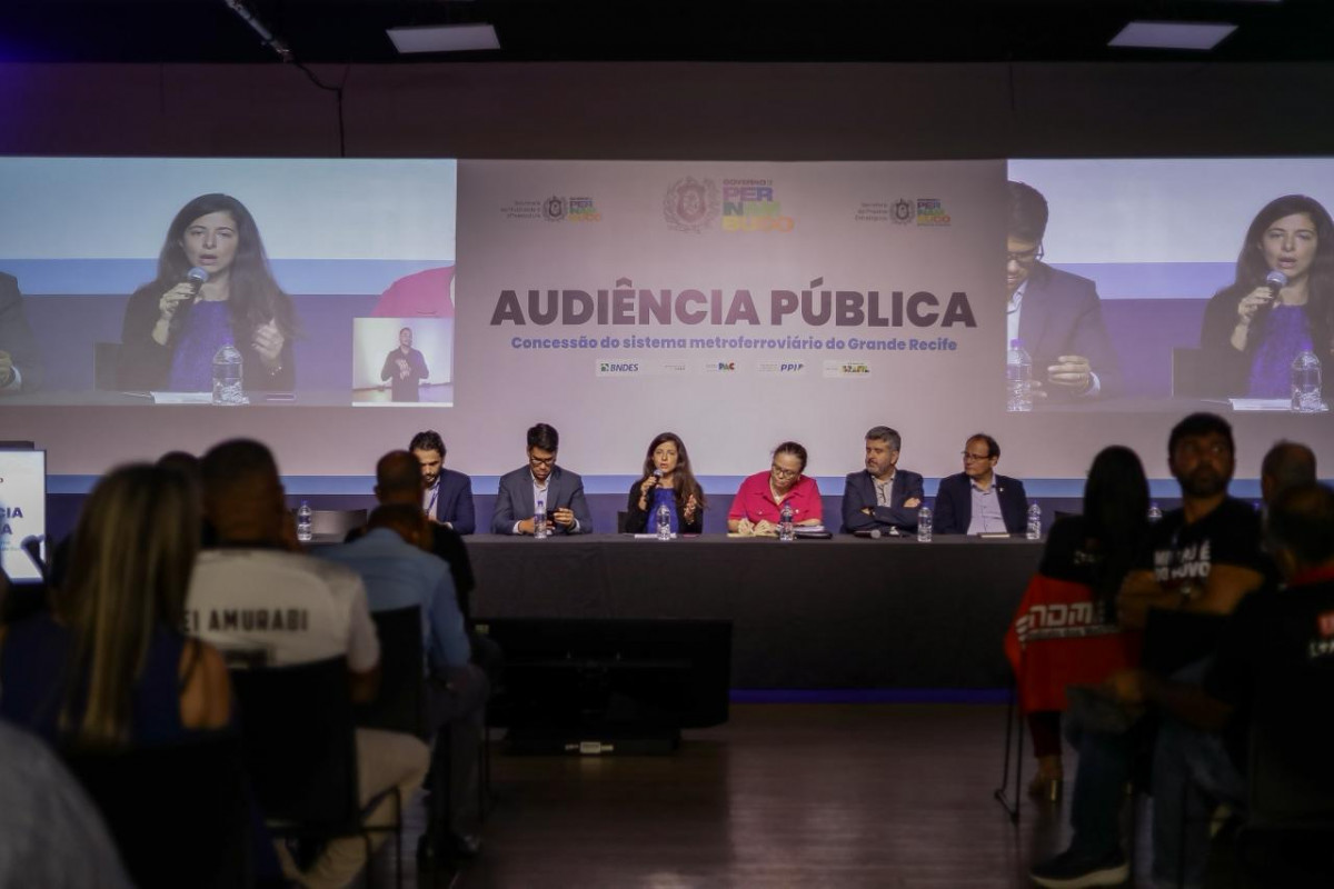 Audiência pública da concessão do Metrô do Recife (Foto: Rafael Vieira/DP Foto)