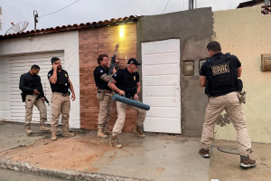 Opera&ccedil;&atilde;o cumpre 49 mandados contra quadrilha investigada por homic&iacute;dios e tr&aacute;fico de drogas em tr&ecirc;s estados