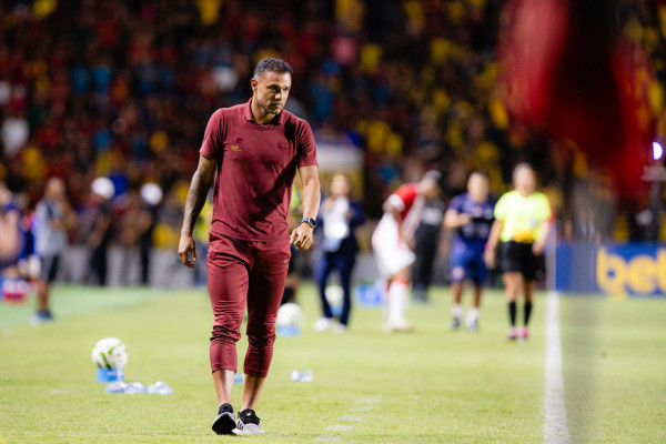 Roger Silva, t&eacute;cnico do Sport