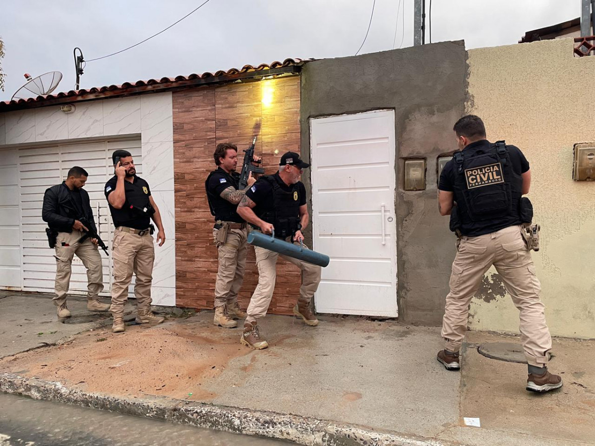 Operação cumpre 49 mandados contra quadrilha investigada por homicídios e tráfico de drogas em três estados (Foto:Ascom/PCPE)