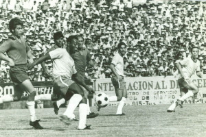 Rei Pel&eacute; fechou seu ciclo em Copas com o tri em 1970