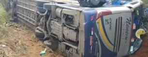 Acidente envolvendo ônibus deixou dois mortos em Minas Gerais (Foto: PRF/MG)