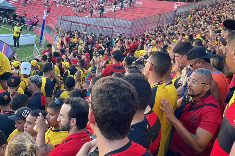 Torcida do Sport no setor visitante dos Aflitos na final do Campeonato Pernambucano 2026/Reprodução/Redes Sociais