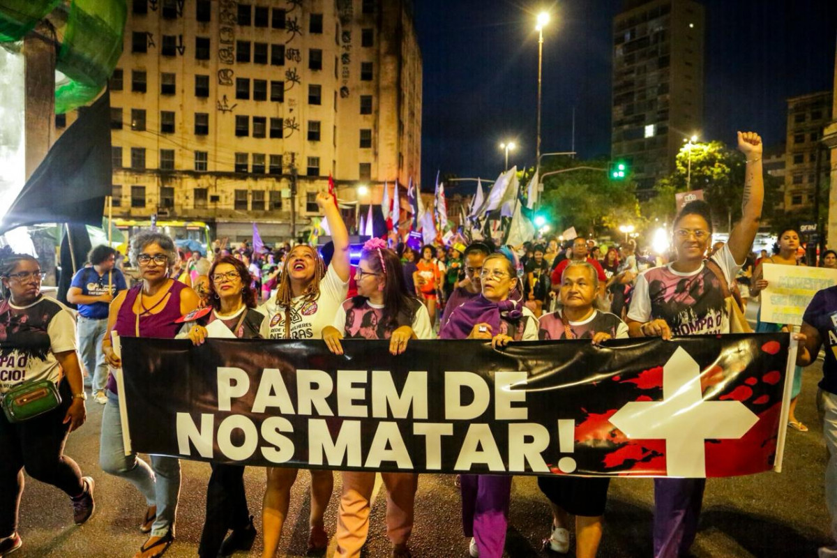 Mulheres protestam para fim da violência de gênero no Recife/Foto: Crysli Viana/DP Foto