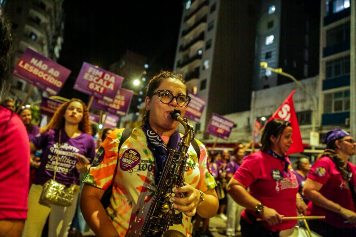 Ato em alusão ao mês da mulher no Recife (Foto: Crysli Viana/DP Foto)