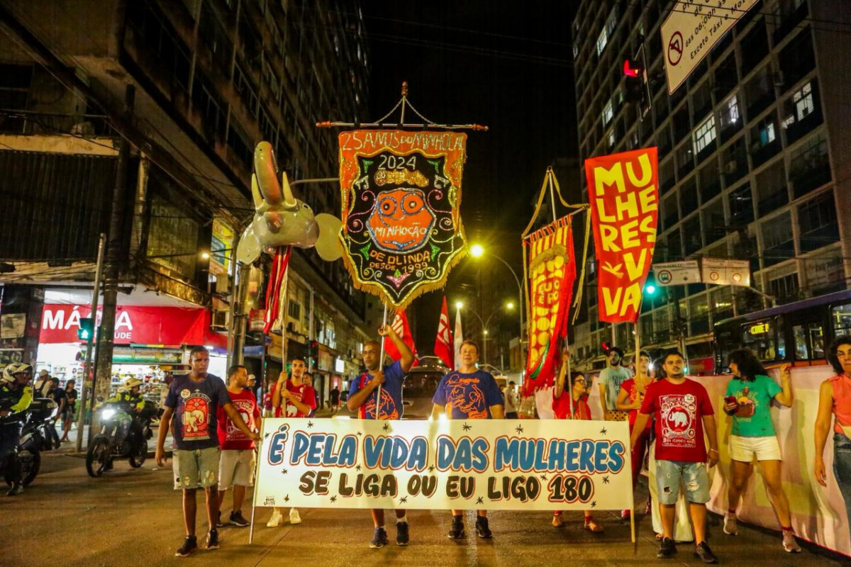 Mulheres protestam contra assédio e feminicídio (Foto: Crysli Viana/DP Foto)