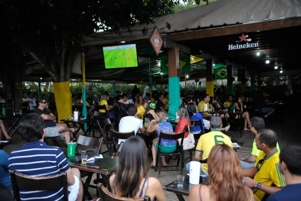 Sindicato orienta bares e restaurantes do Recife para evitar assédio contra mulheres (Foto: Fabio Rodrigues-Pozzebom)