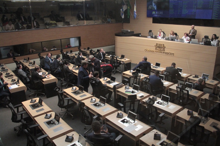 Câmara Municipal do Recife aprova lei que prevê reserva de moradias para mulheres vítimas de violência de gênero
/Foto: Câmara Municipal do Recife