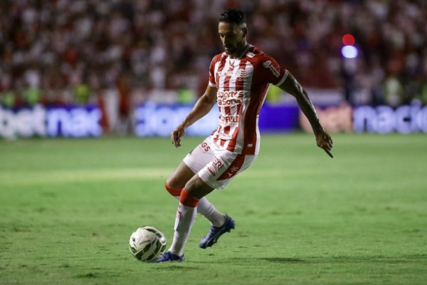 J&uacute;nio Todinho, atacante do N&aacute;utico