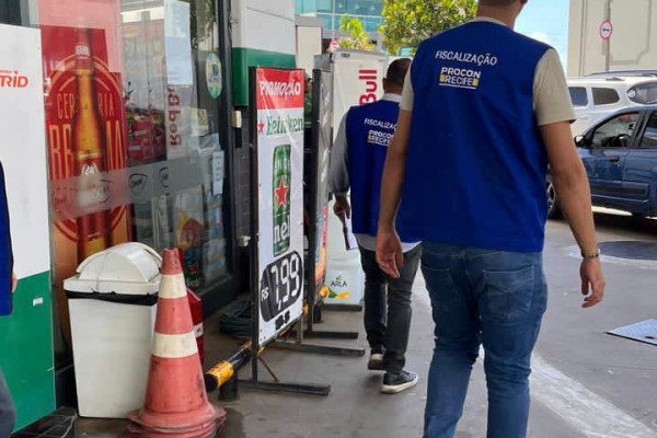 Procon autua 12 postos de gasolina em Recife (Reprodução)