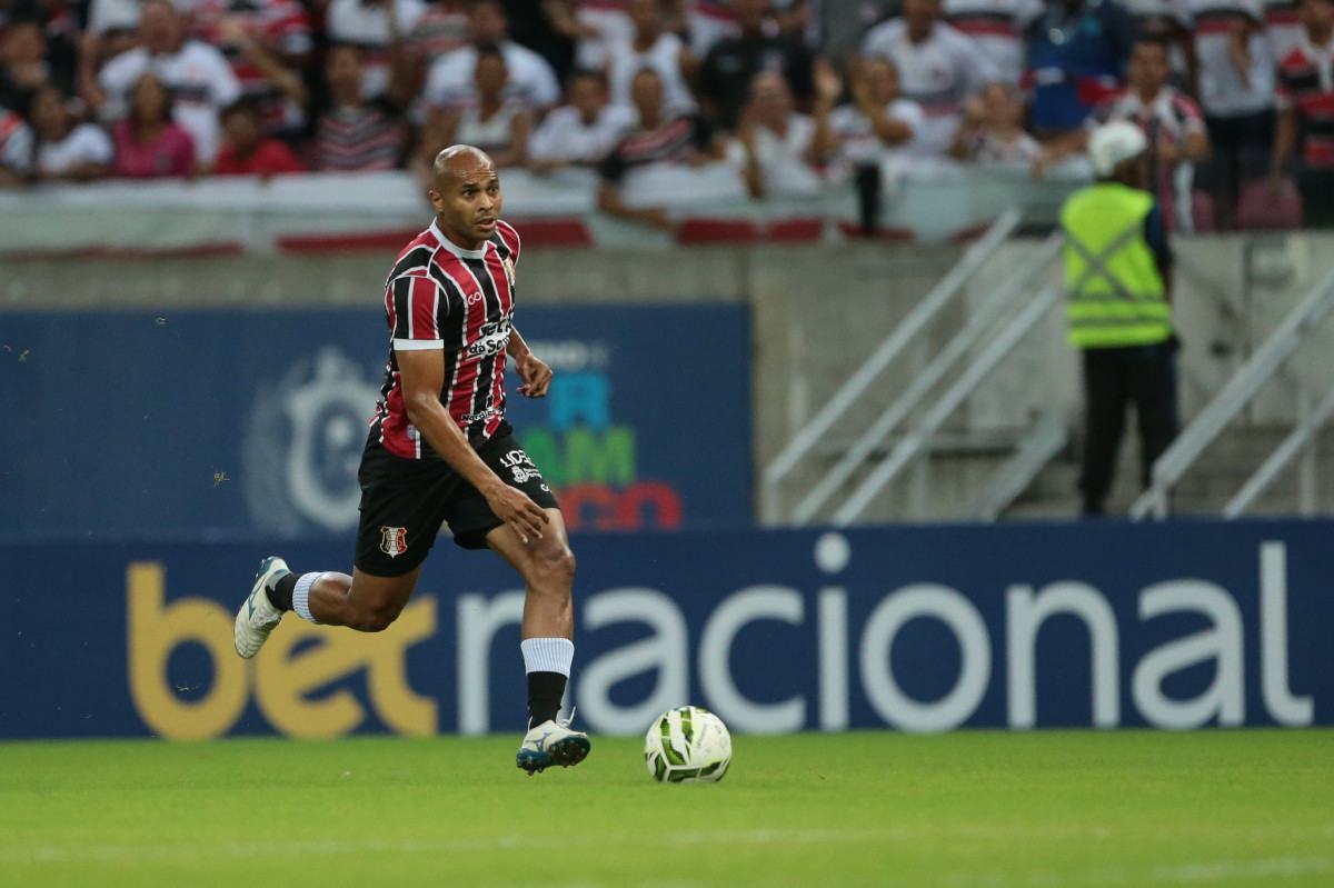 Quirino, atacante do Santa Cruz/Rafael Melo/FPF