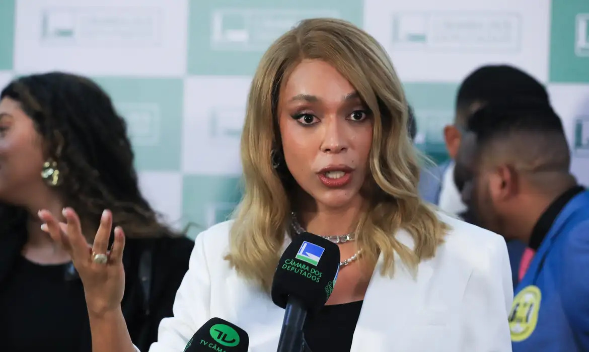 Erica Hilton foi eleita após forte debate, por 11 votos X 10 em branco
/Lula MarquesAgência Brasil