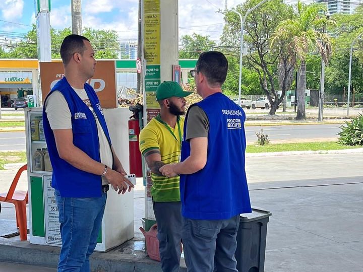 Procon Recife recebe denúncias de alta no valor de combustíveis no segundo dia de fiscalização

/Foto: Divulgação Procon Recife