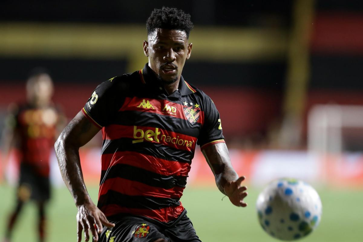 Felipinho, lateral-esquerdo do Sport/Rafael Vieira/DP Foto