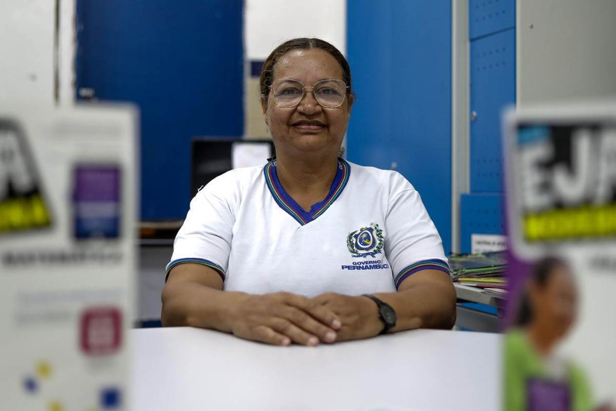 Simone Maria é estudante do módulo V da EJA, que corresponde ao 6º ano do ensino fundamental. (Foto: Rafael Vieira / DP Fotos)