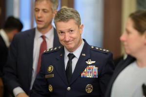 chefe do Estado-Maior norte-americano, Dan Caine. 