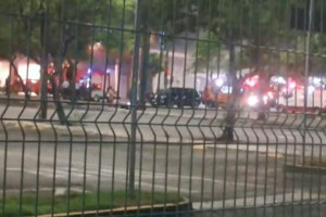 Ambul&acirc;ncias e carros do Samu foram acionados para opera&ccedil;&atilde;o de combate ao inc&ecirc;ndio no Shopping Recife