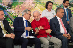 Lula diz que assessor de Trump s&oacute; entrar&aacute; no pa&iacute;s se Padilha entrar nos EUA