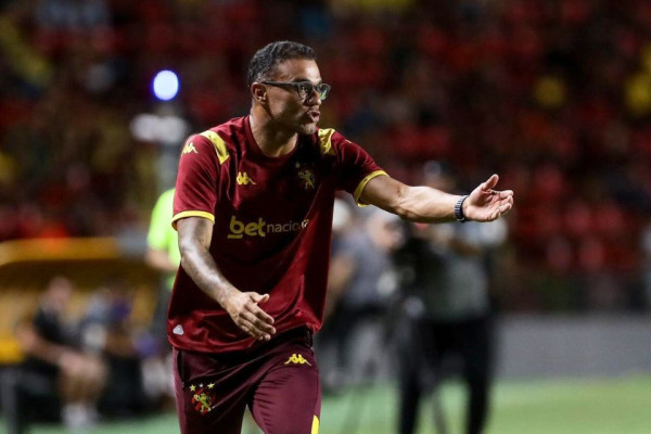 Roger Silva, t&eacute;cnico do Sport