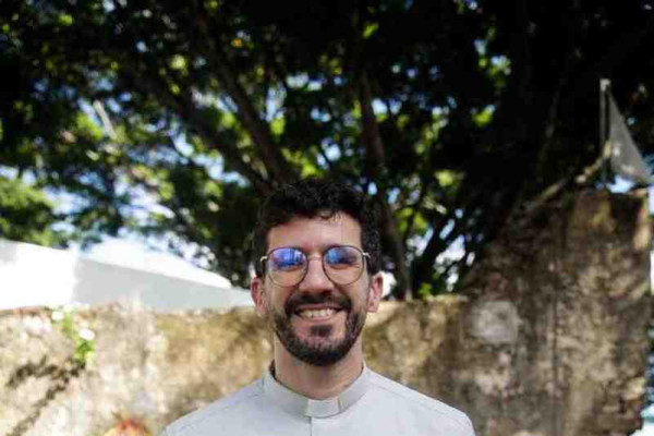  Padre Filipe Araújo, do Santuário Mãe Rainha em Olinda (Foto: Marina Torres/DP Foto)