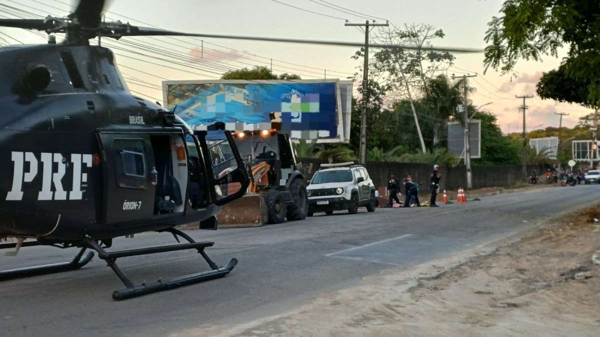 Homem atropelado por retroescavadeira é socorrido de helicóptero em Camaragibe, Grande Recife/Foto; Ascom/PRF
