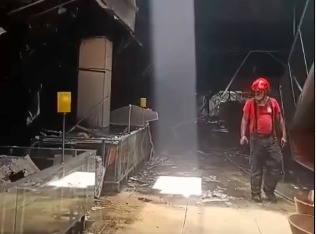 Imagens mostram como ficou parte interna do shopping/Reprodução