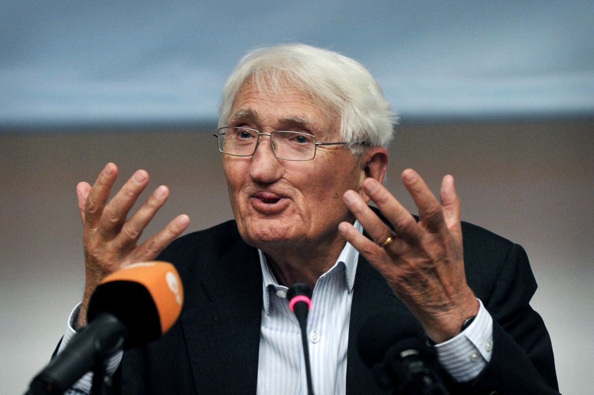O filósofo e sociólogo alemão Jürgen Habermas, um dos principais pensadores sobre democracia e 